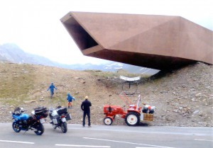 Das Timmelsjoch in Südtirol. So oder ähnliche könnte laut Willi Dürrnagel auch die geplante Aussichtsplattform am Würzburger Stein aussehen. (Foto: Dürrnagel)