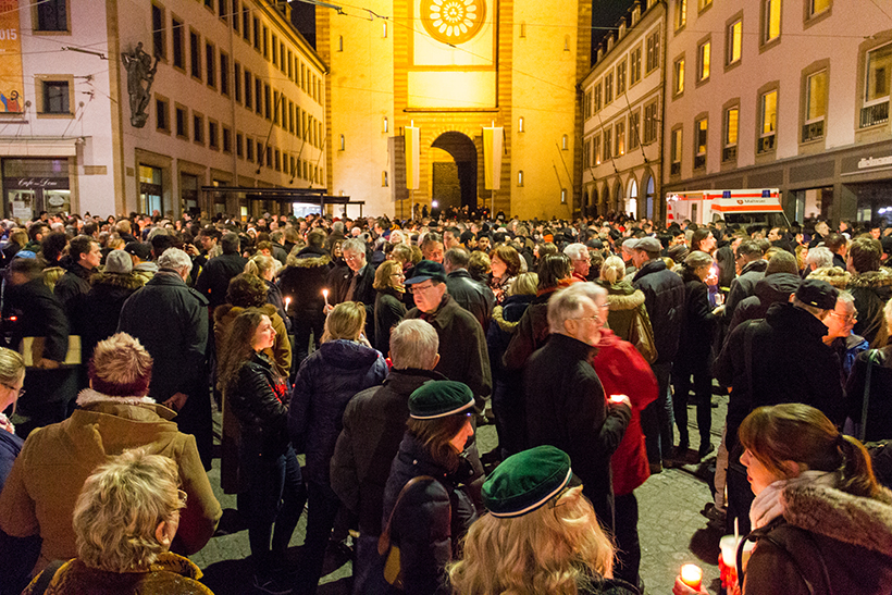 Lichtergedenken zum 70. Jahrestag der Zerstörung von Würzburg. (Foto: wuerzburg24.com)