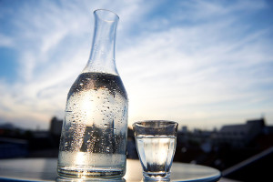 Vorsicht vor dem Hitzekollaps: Nicht-alkoholische Getränke sind bei den hohen Temperaturen eine passende Erfrischung. (Foto: Andreas Schoelzel / Johanniter)