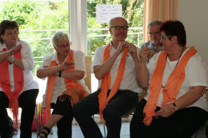 In den Pausen wird lebhaft diskutiert - mit Gebärden, Stimme und Mimik. (Foto: Kerstin Schmeiser-Weiß / POW)