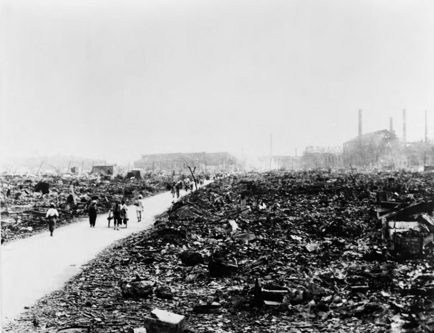 Nagasaki nach dem Abwurf der Atombombe