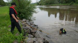Taucher im Einsatz (Foto: Christian Weiß)