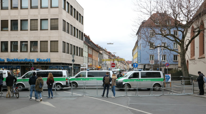 Starkes Polizeiaufgebot garantiert sichere Aufzüge und Kundgebungen