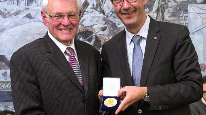 Stadtrat Willi Dürrnagel mit Lindahl-Medaille ausgezeichnet