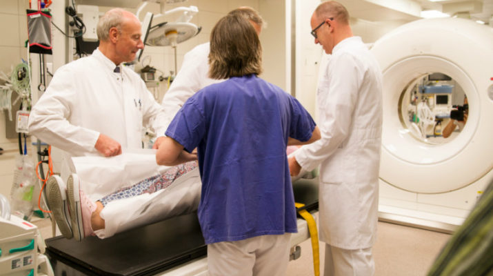 Uniklinikum stellt neuen Schockraum der chirurgischen Notaufnahme vor