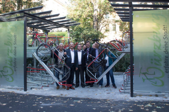 Neue Garage für 32 Fahrräder eingeweiht