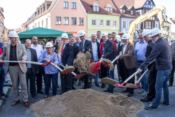 Spatenstich am Rathausplatz: Ein Platz für alle im Herzen Heidingsfelds