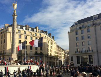 Gedenken an Leid und Freude über Frieden: Große Zeremonie in Caen