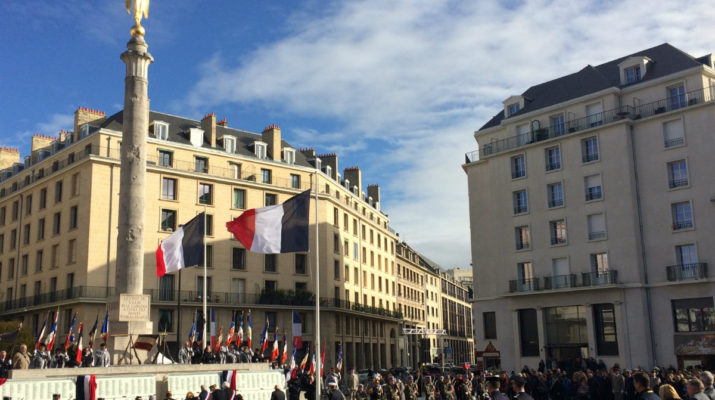 Gedenken an Leid und Freude über Frieden: Große Zeremonie in Caen