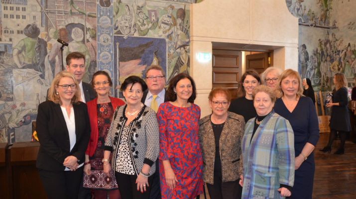 Ausstellung: 100 Jahre Frauenwahlrecht