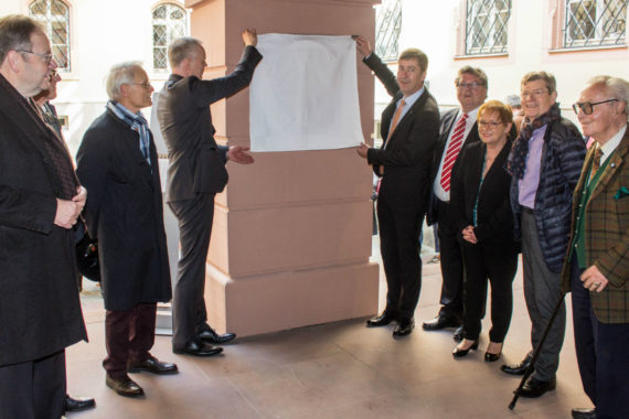 Aus dem "Efeuhof" wird die "Behr-Halle"