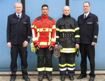 Feuerwehr Würzburg erhält neue Einsatzkleidung