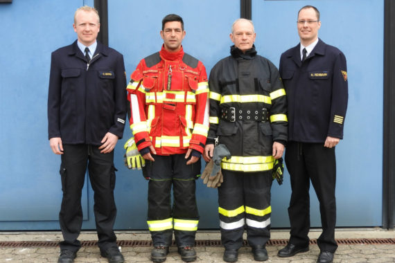 Feuerwehr Würzburg erhält neue Einsatzkleidung