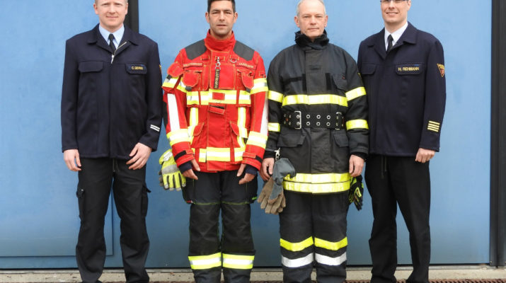 Feuerwehr Würzburg erhält neue Einsatzkleidung