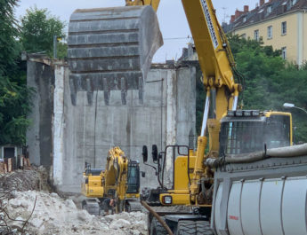 Nach und nach geht es dem Johann-Sperl-Hohlkasten an den Kragen