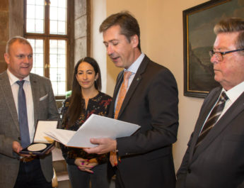 Ehrenmedaille des Oberbürgermeisters für den Verein Perspektive