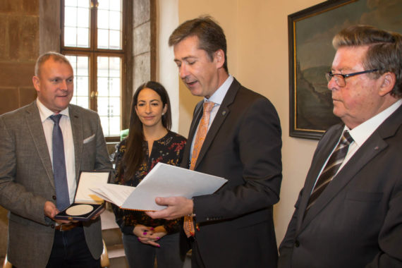 Ehrenmedaille des Oberbürgermeisters für den Verein Perspektive