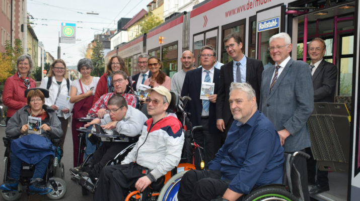 Neue Rollstuhl-Rampen in der Straßenbahn