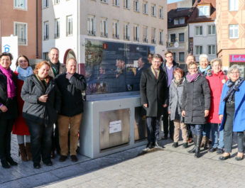 Gedenkstele am Marktplatz erinnert an das einstige jüdische Zentrum Würzburgs