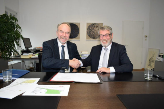 Vertragsunterzeichnung zur Linienverlängerung Grombühl