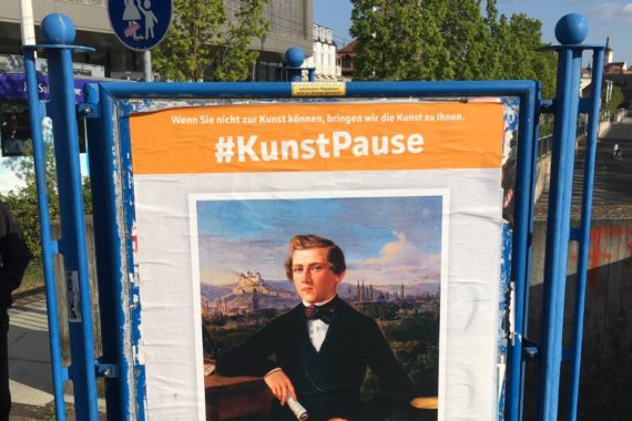 Aktion #KunstPause bringt Kunst auf Plakatständer