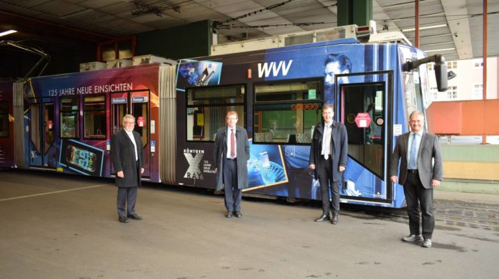 Straßenbahn zum Röntgenjahr